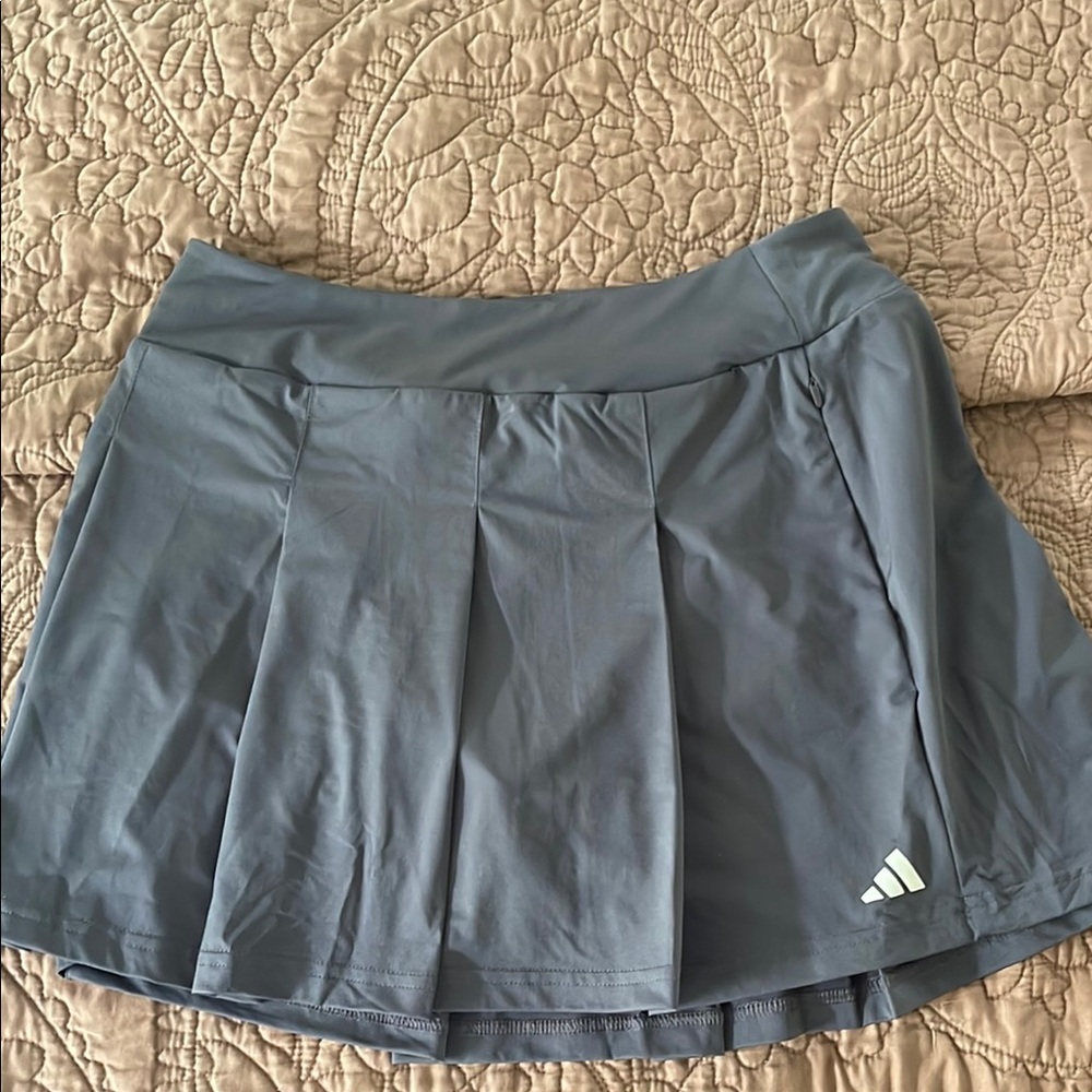 Adidas Steel Gray Pleated 🎾 Pickleball or Golf Skort - never worn